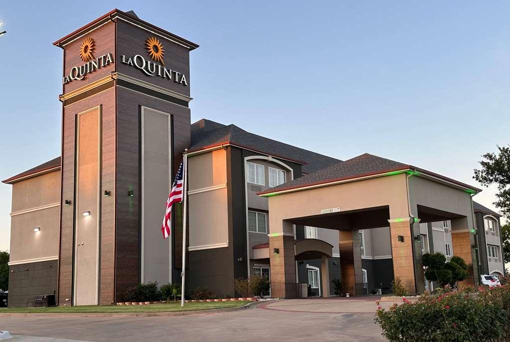 La Quinta By Wyndham Sulphur Springs Exterior photo